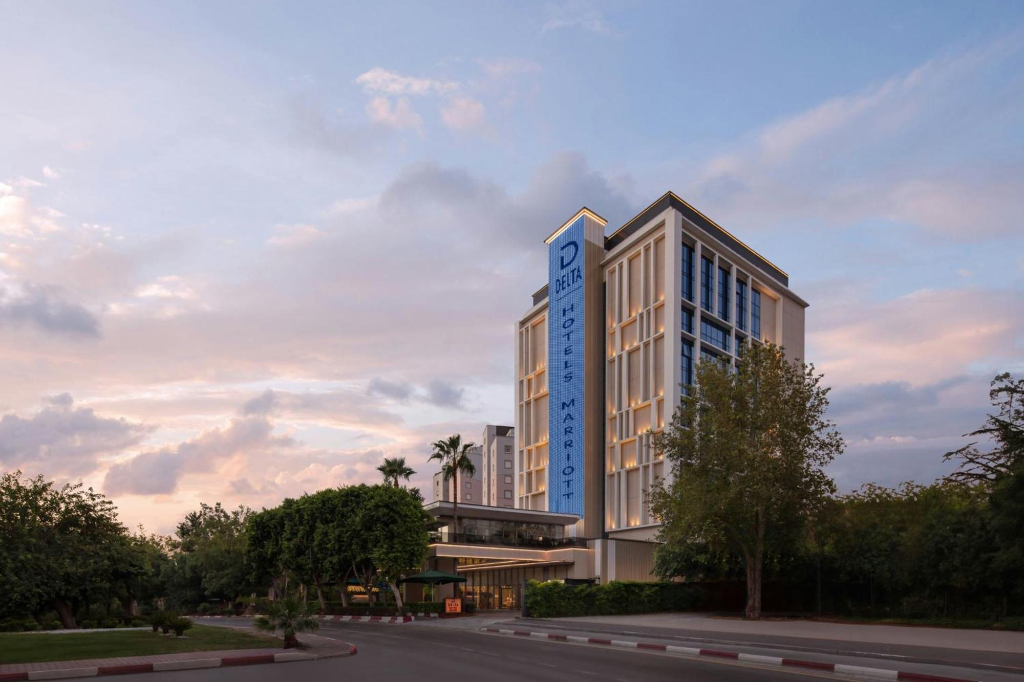 Delta Hotels By Marriott Antalya Lara - Adult Only Экстерьер фото